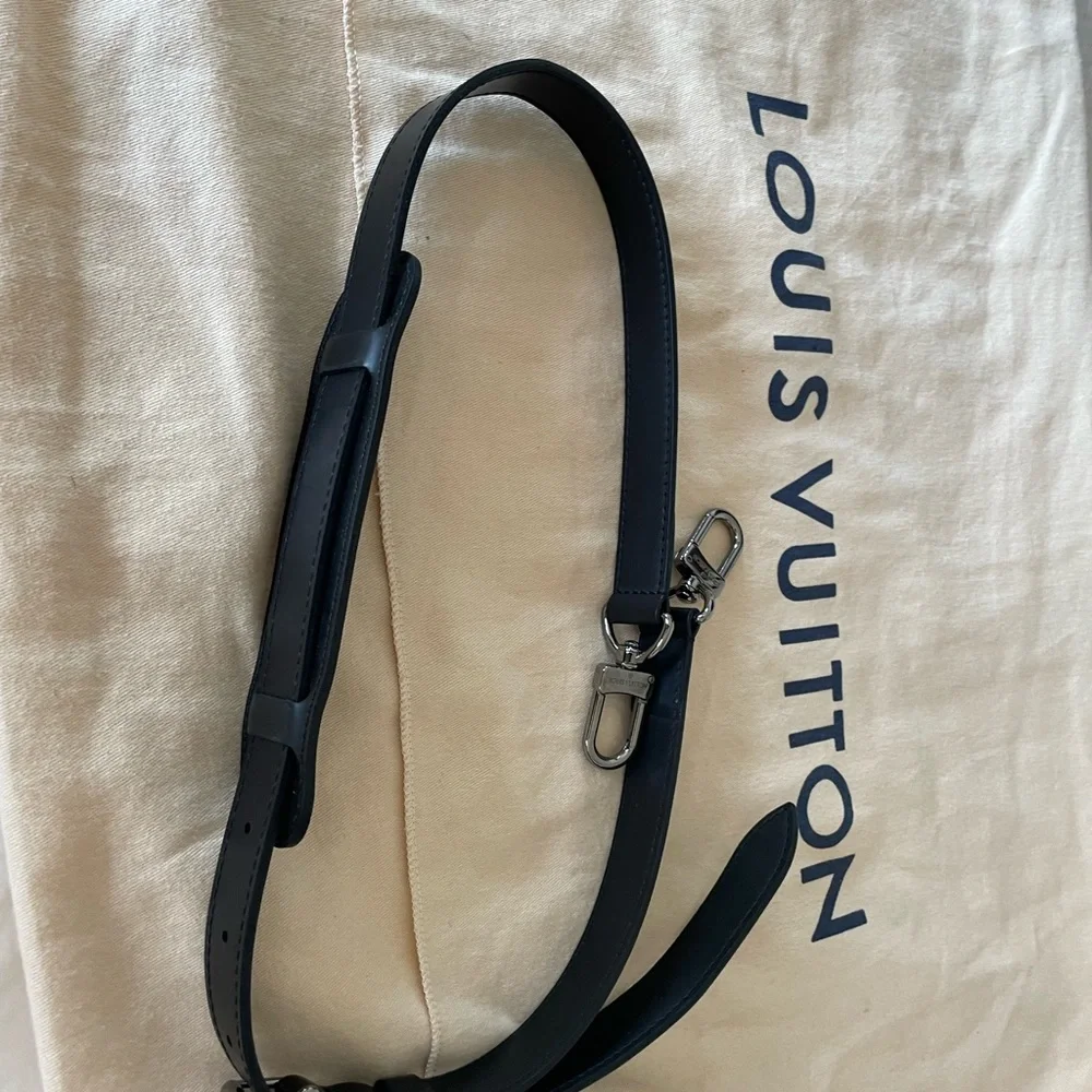 Louis Vuitton Black Monogram Eclipse Keepall Bandoulière 50 Travel Duffle Bag